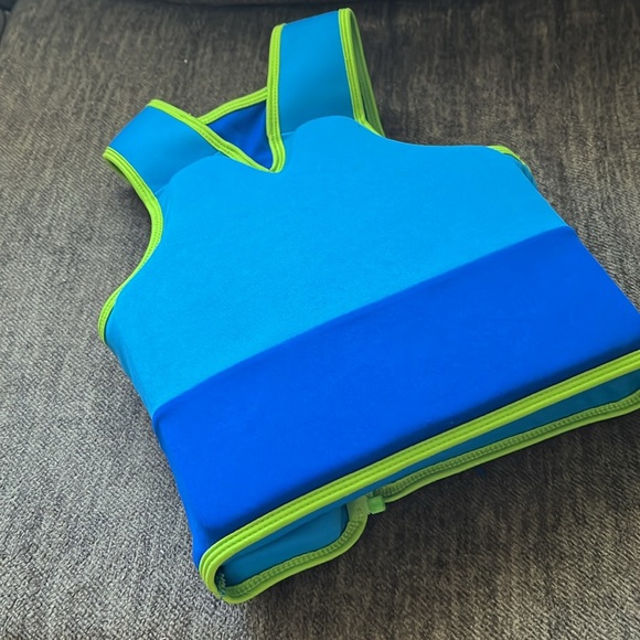 SwimSchool vest - Picture 4 of 4